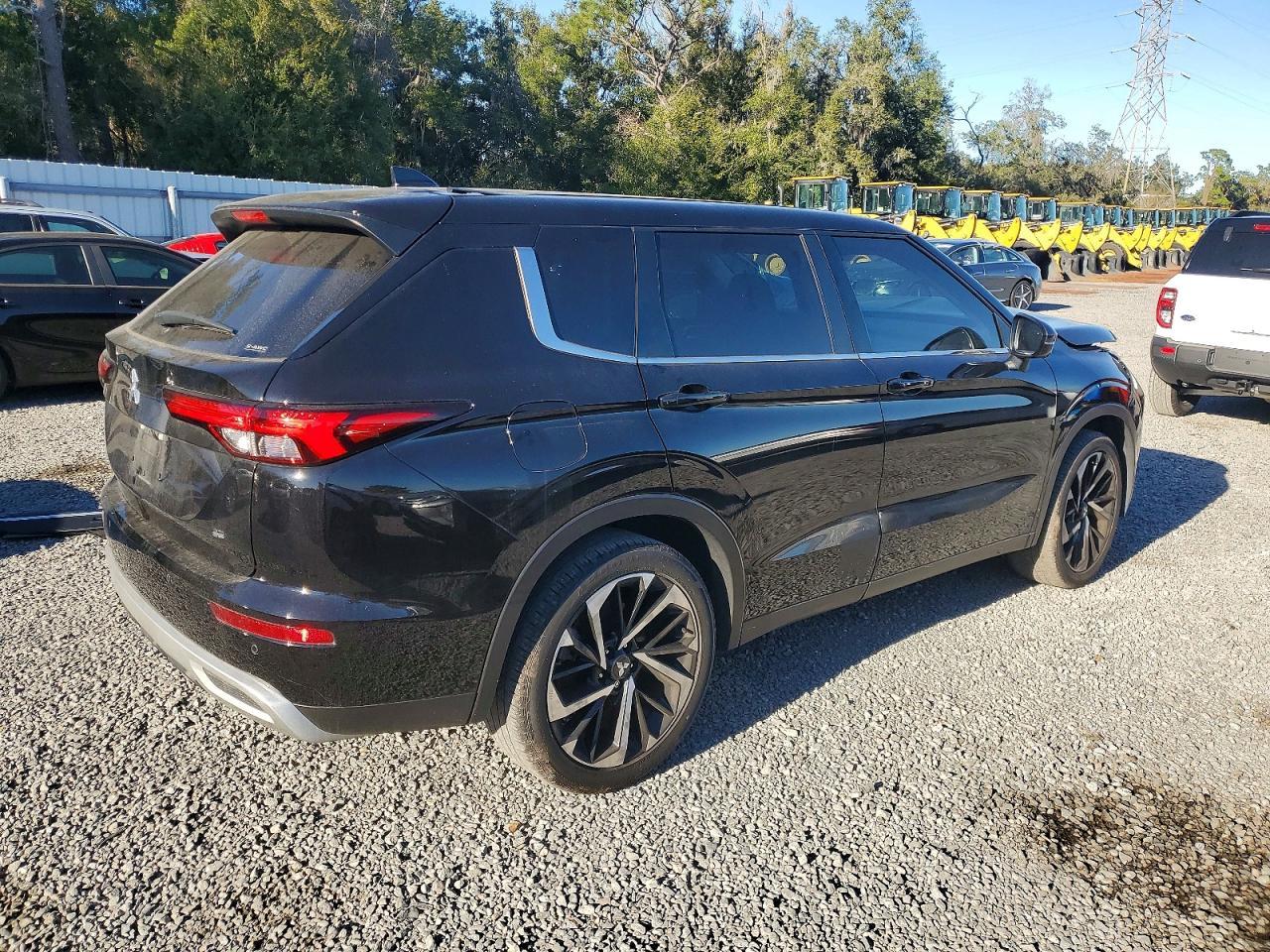 2022 MITSUBISHI outlander