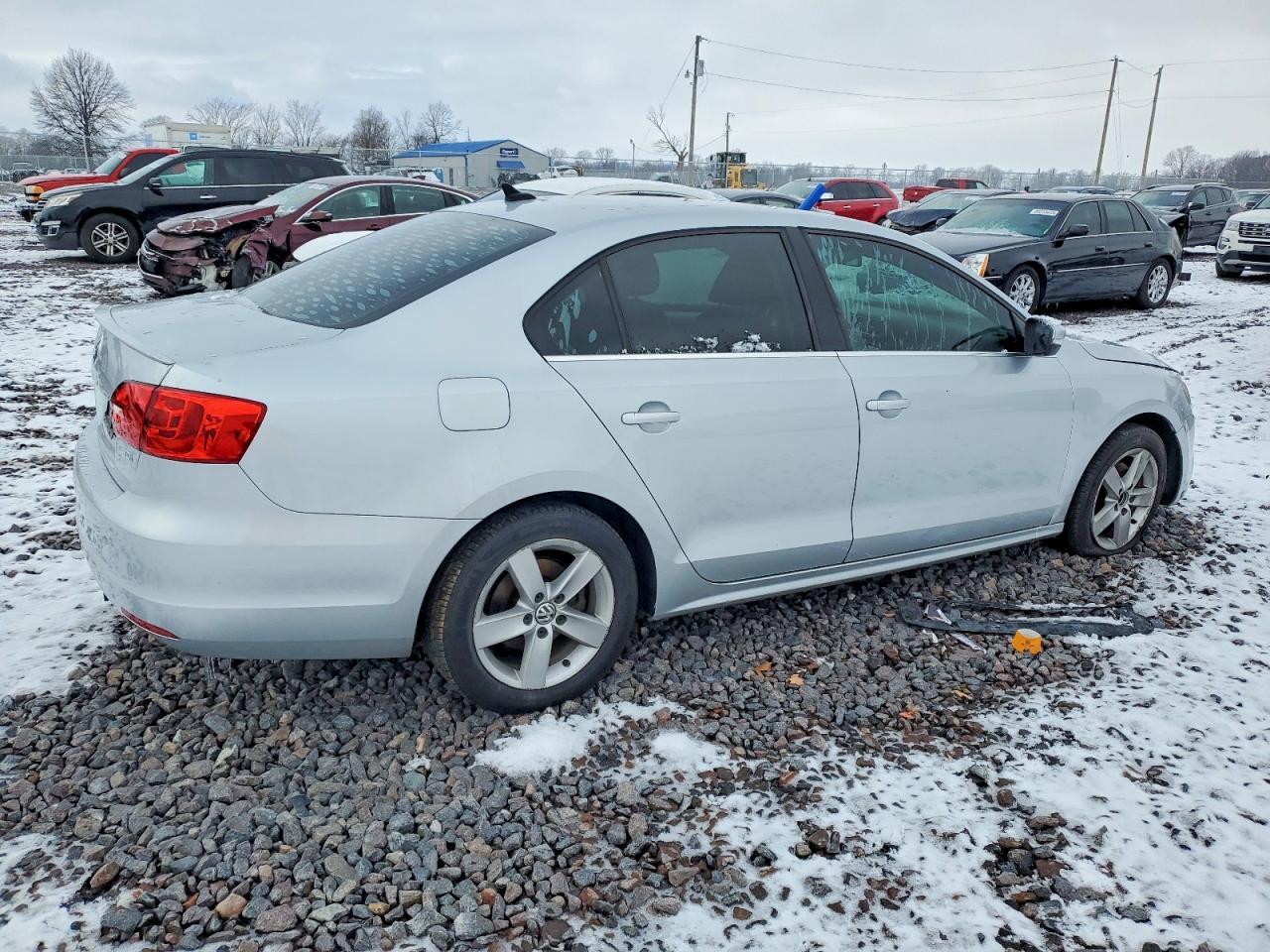 2011 VOLKSWAGEN JETTA