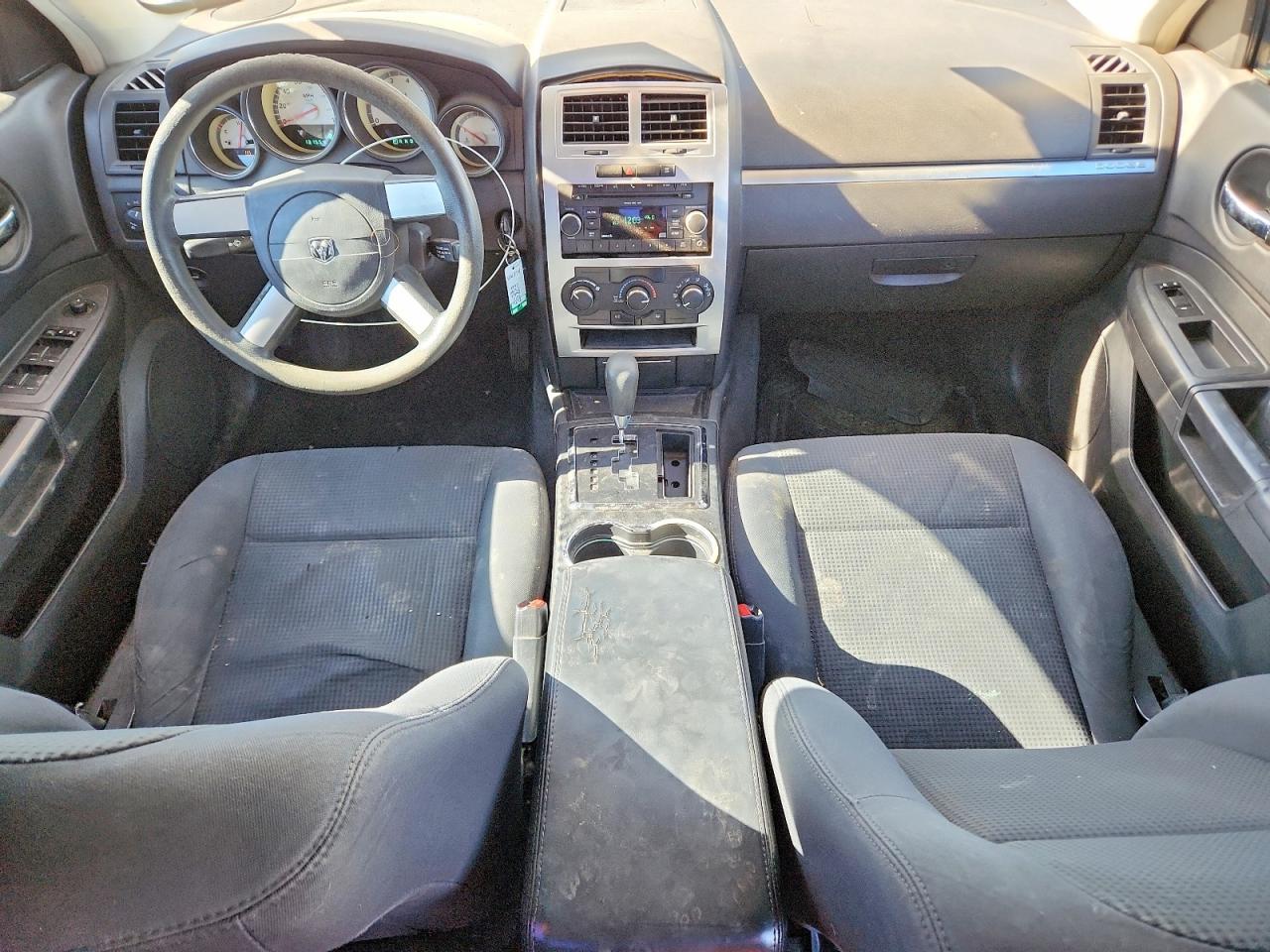2010 DODGE CHARGER
