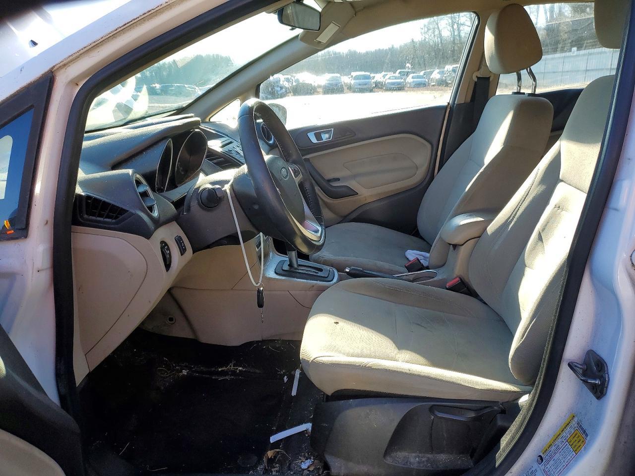 2016 FORD Fiesta
