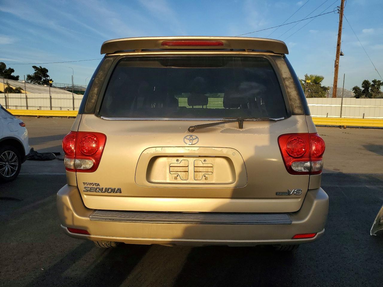 2005 TOYOTA Sequoia