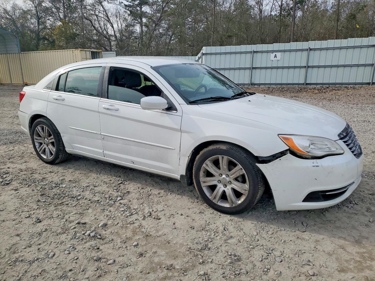 2013 CHRYSLER 200