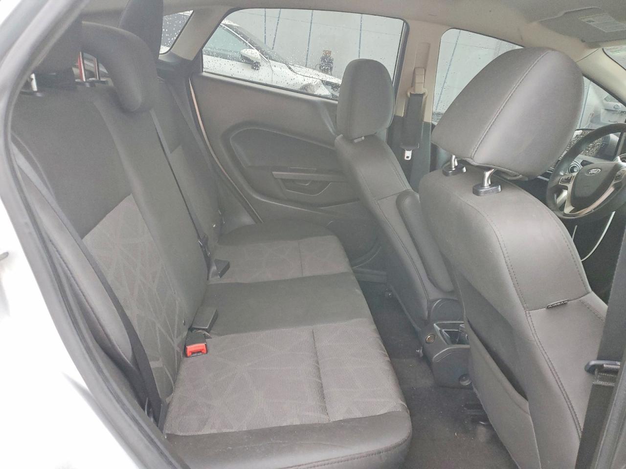 2013 FORD Fiesta