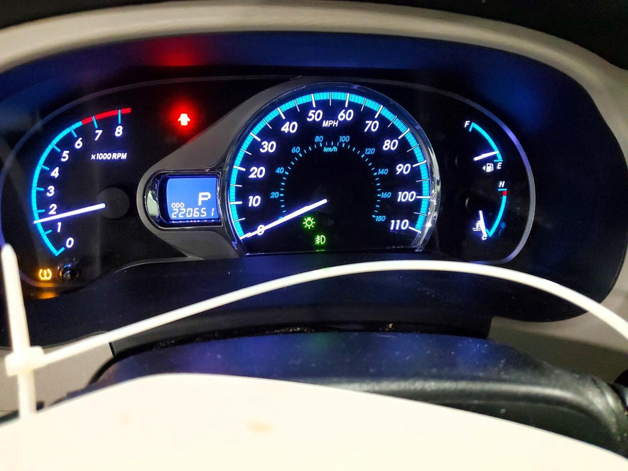 2011 TOYOTA SIENNA