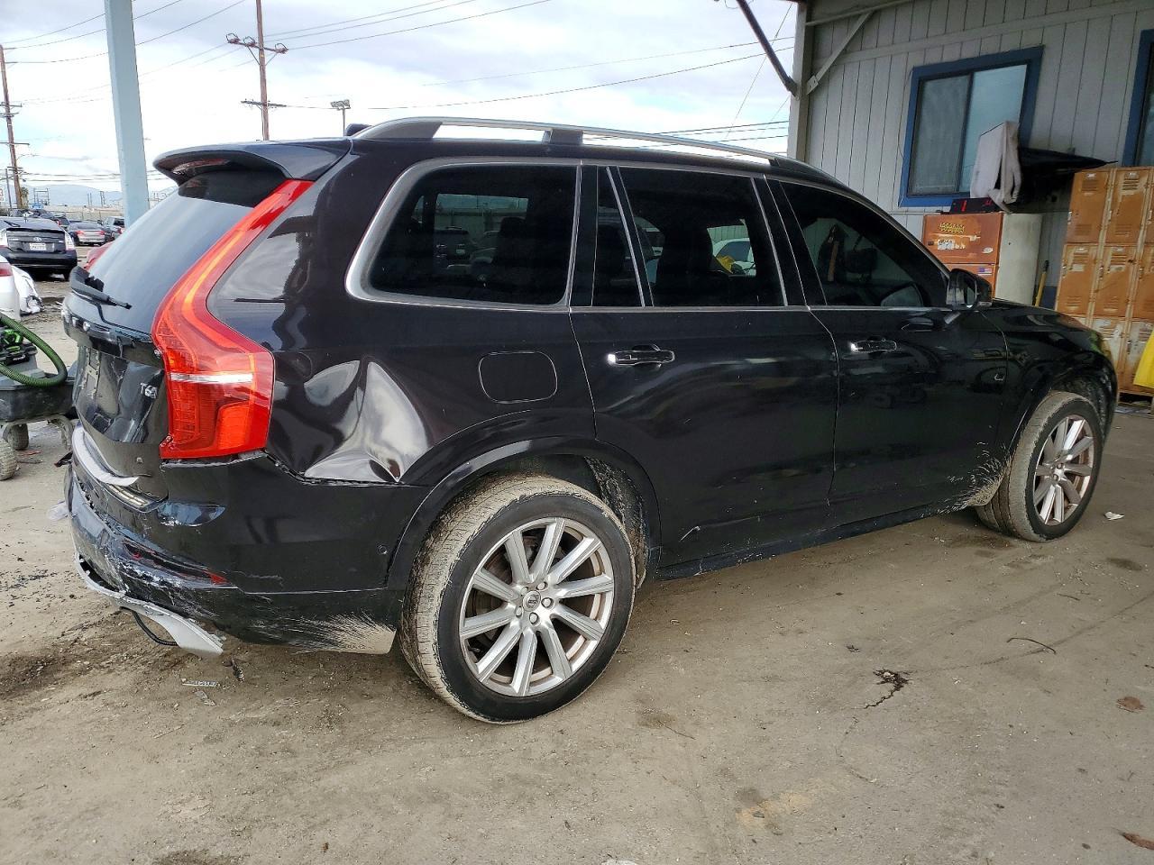 2016 VOLVO XC90