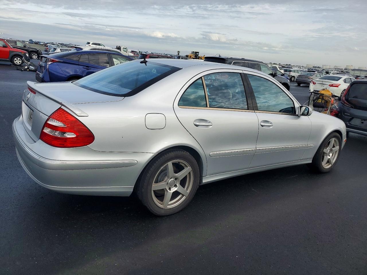 2006 MERCEDES-BENZ E-Class