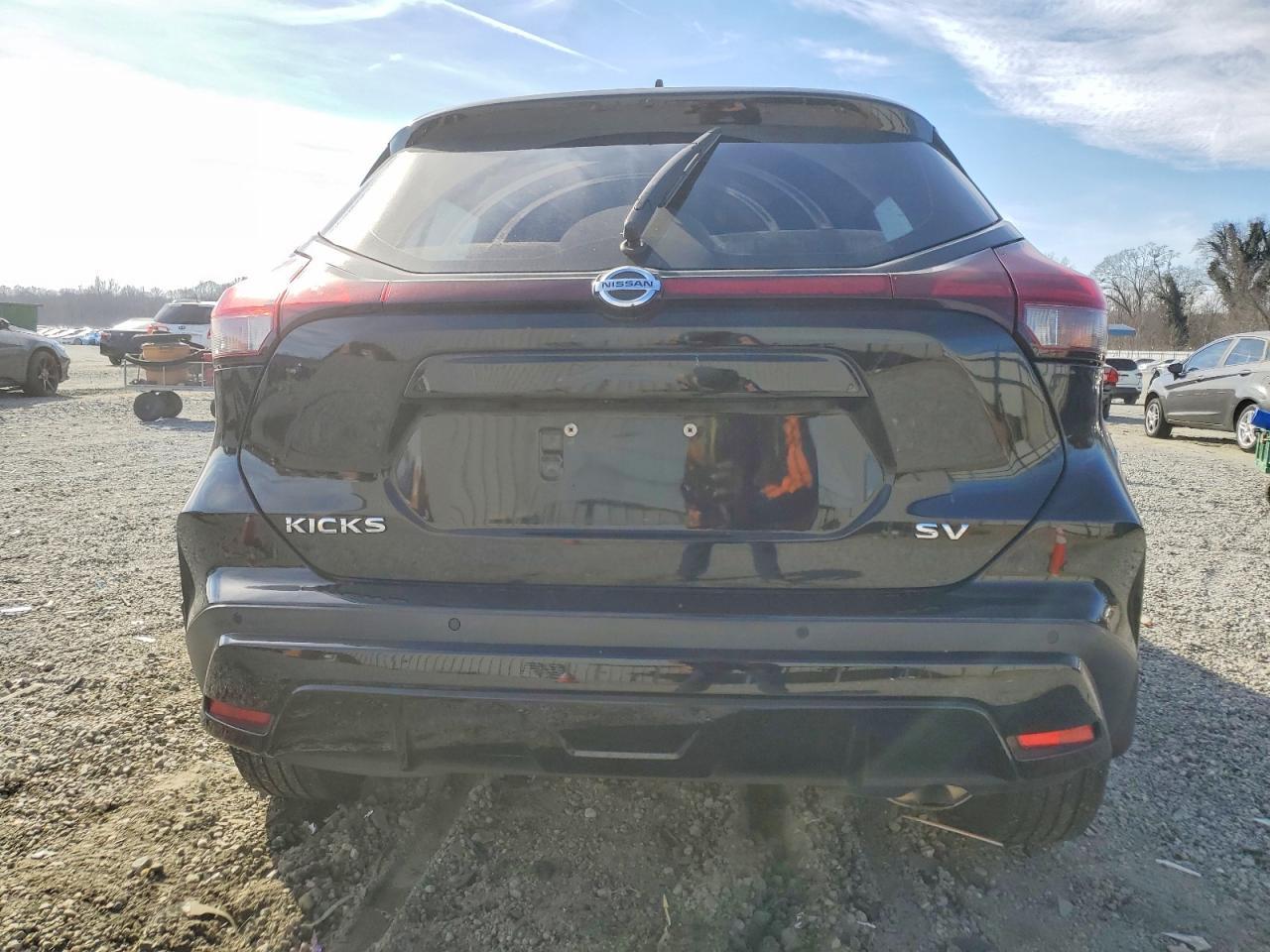 2021 NISSAN KICKS