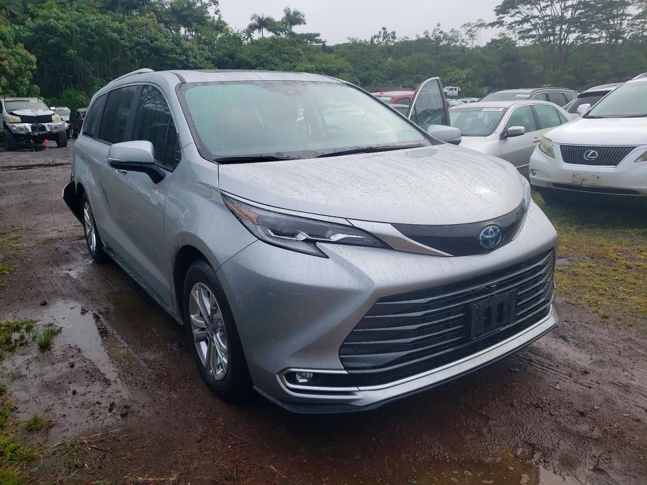 2023 TOYOTA SIENNA