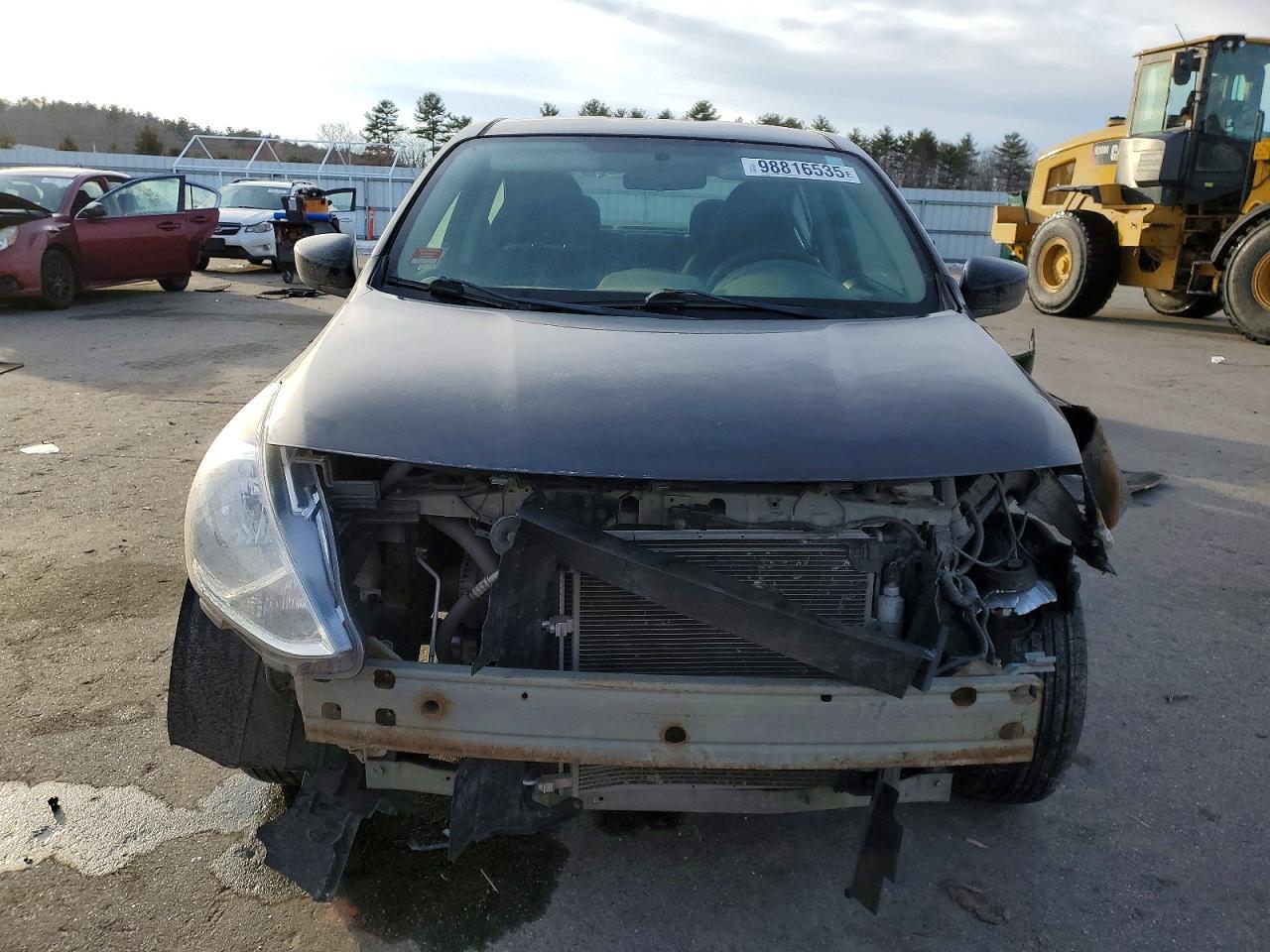 2015 NISSAN VERSA
