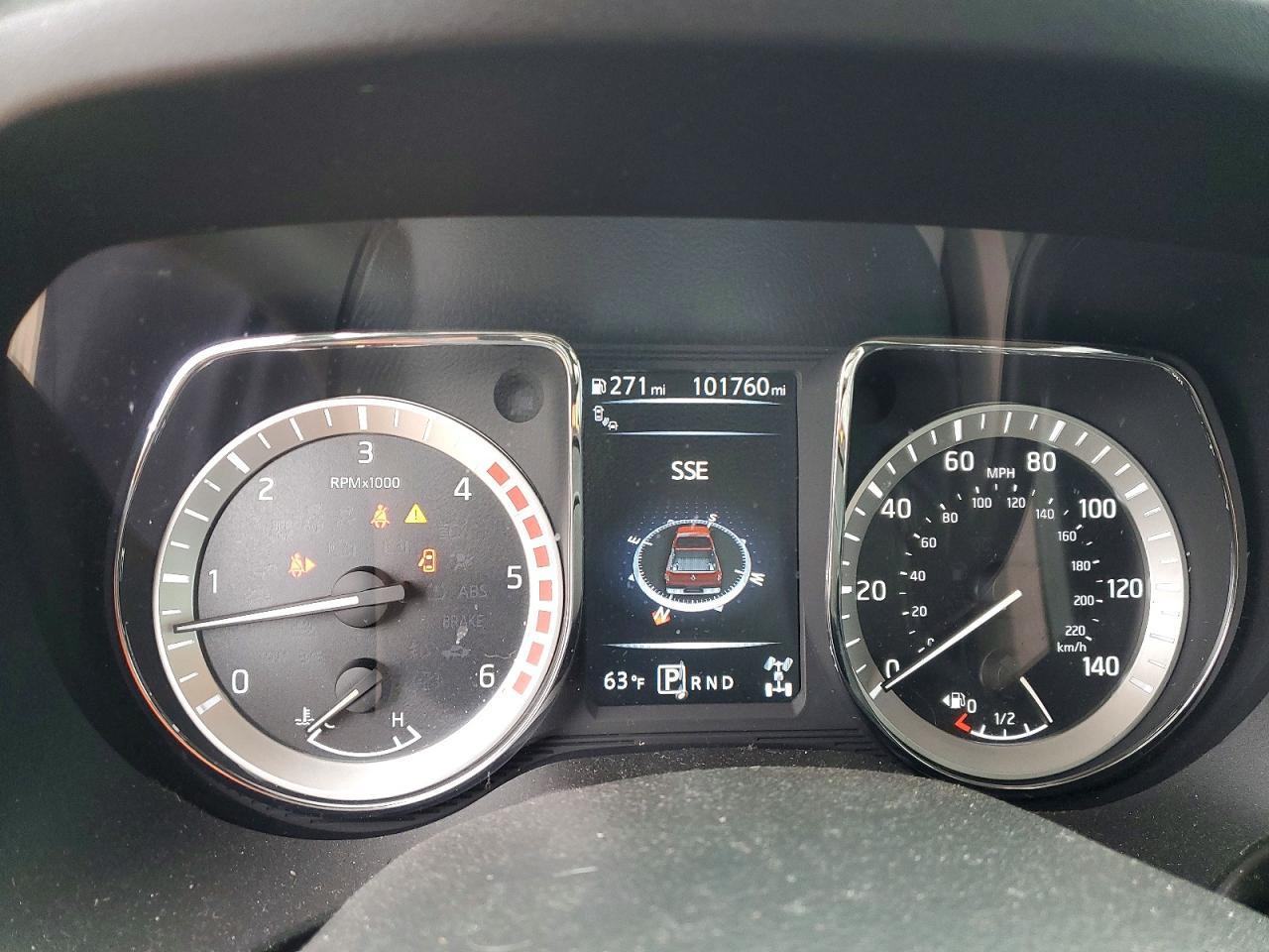 2016 NISSAN Titan