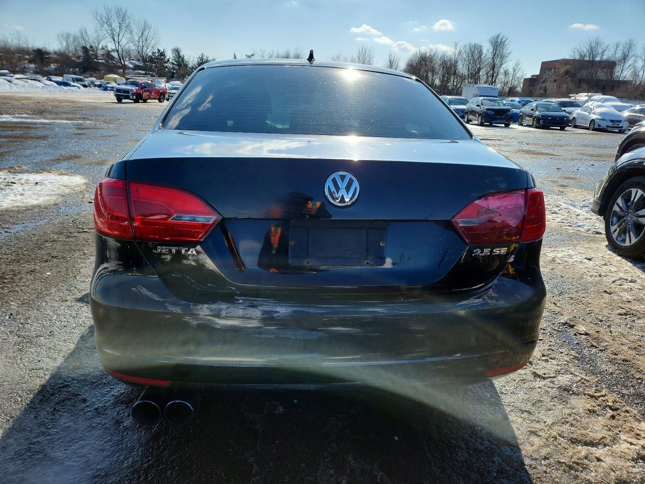 2011 VOLKSWAGEN JETTA