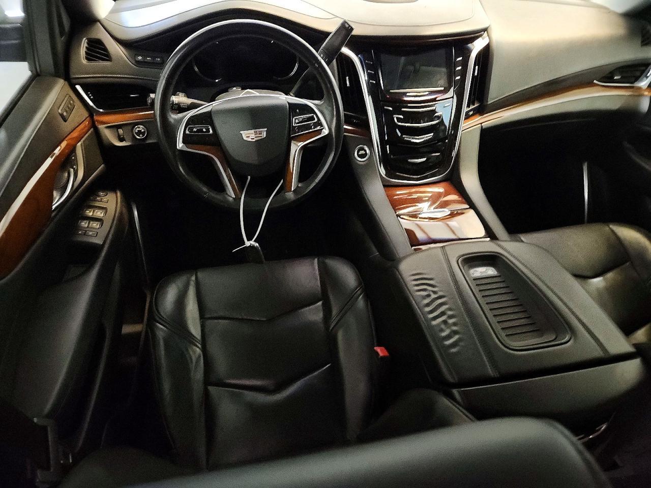 2018 CADILLAC Escalade ESV