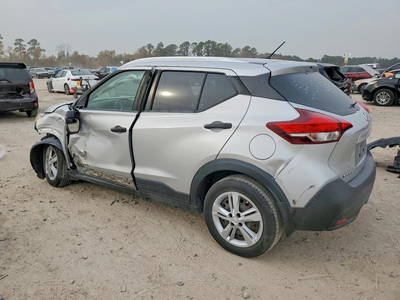 2019 NISSAN KICKS