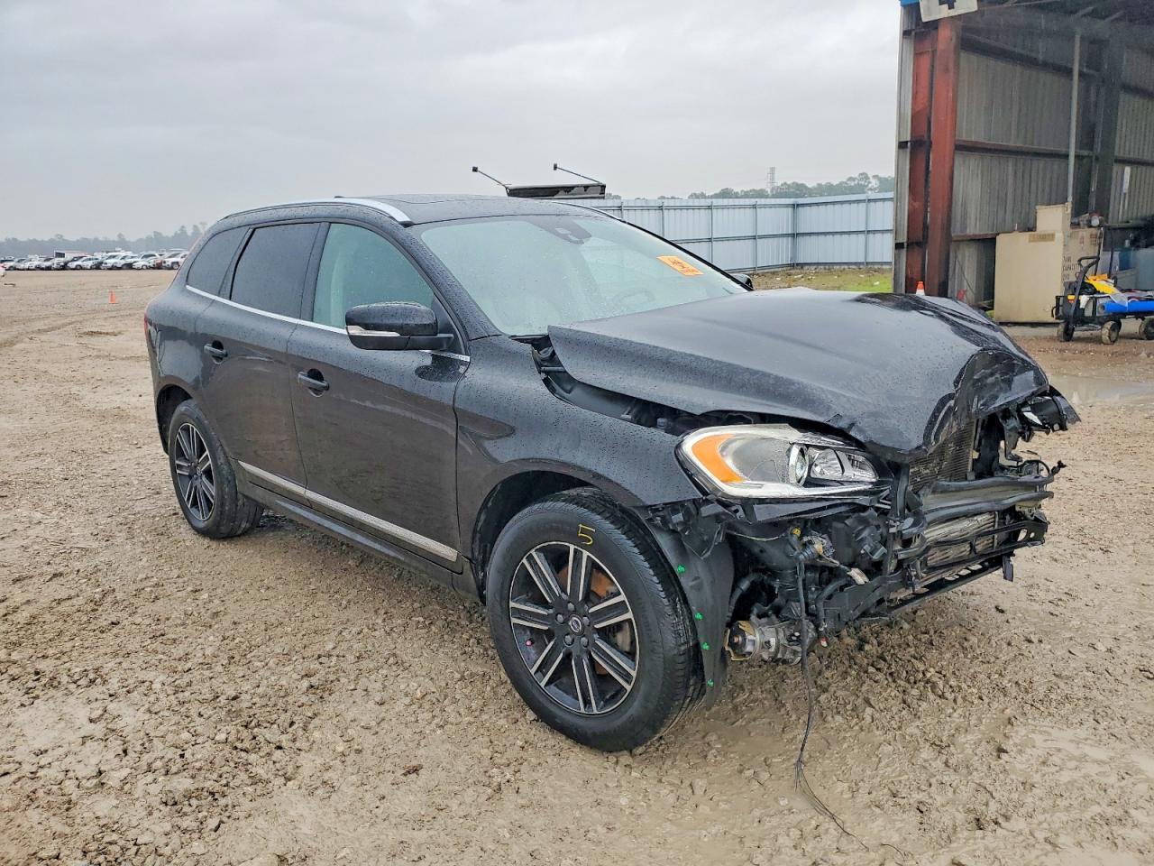 2017 VOLVO XC60