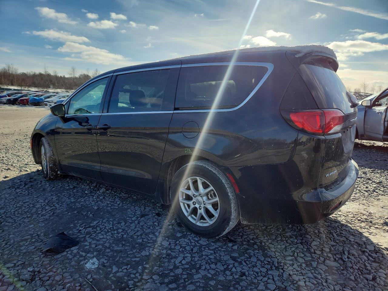 2022 CHRYSLER Voyager