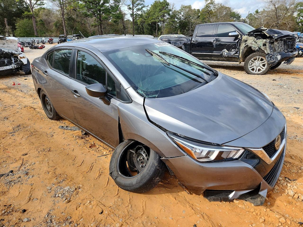 2022 NISSAN VERSA