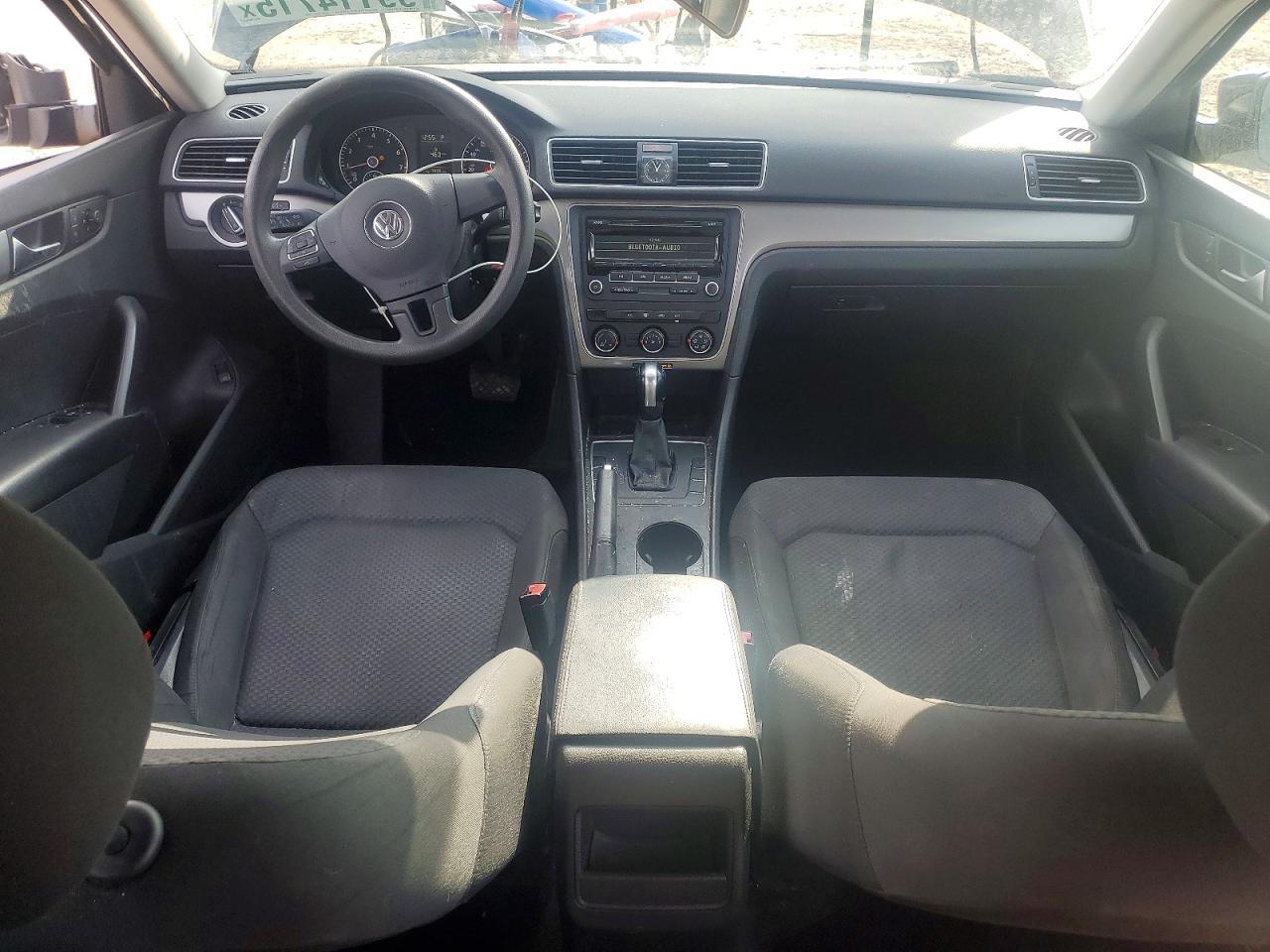 2015 VOLKSWAGEN Passat