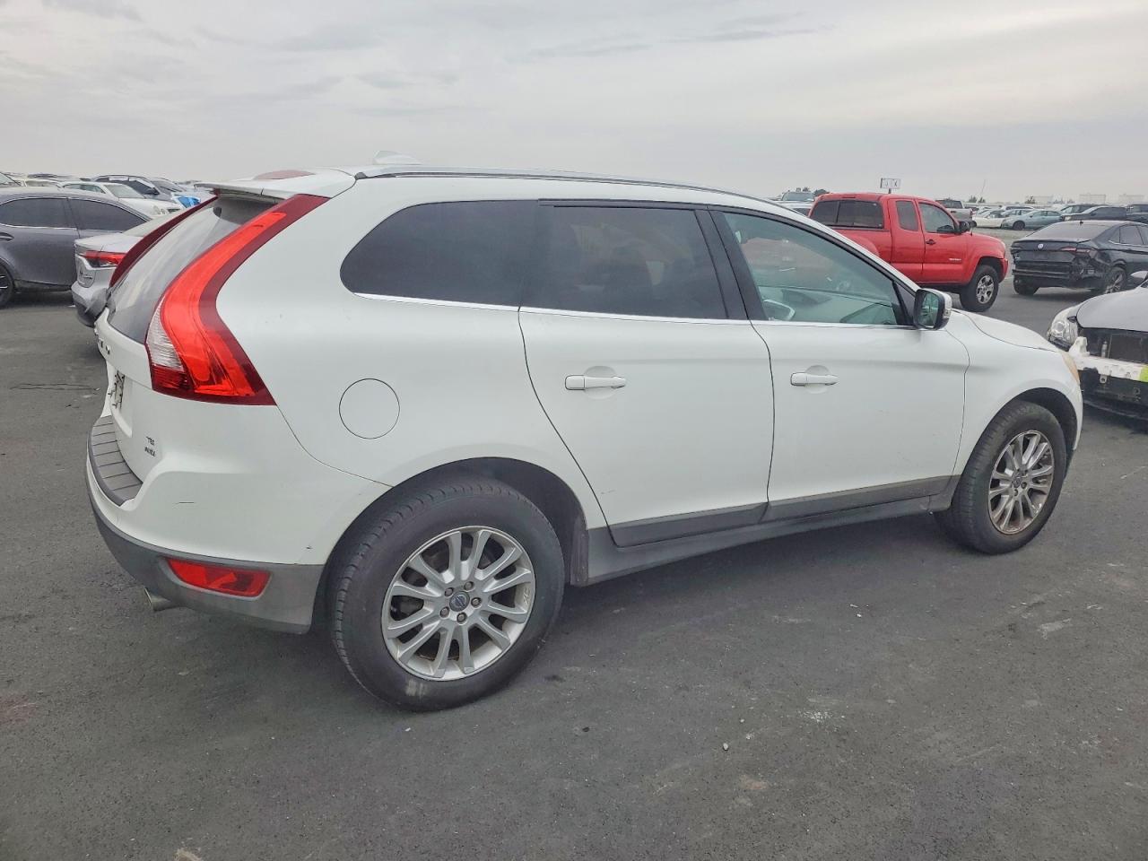 2010 VOLVO XC60