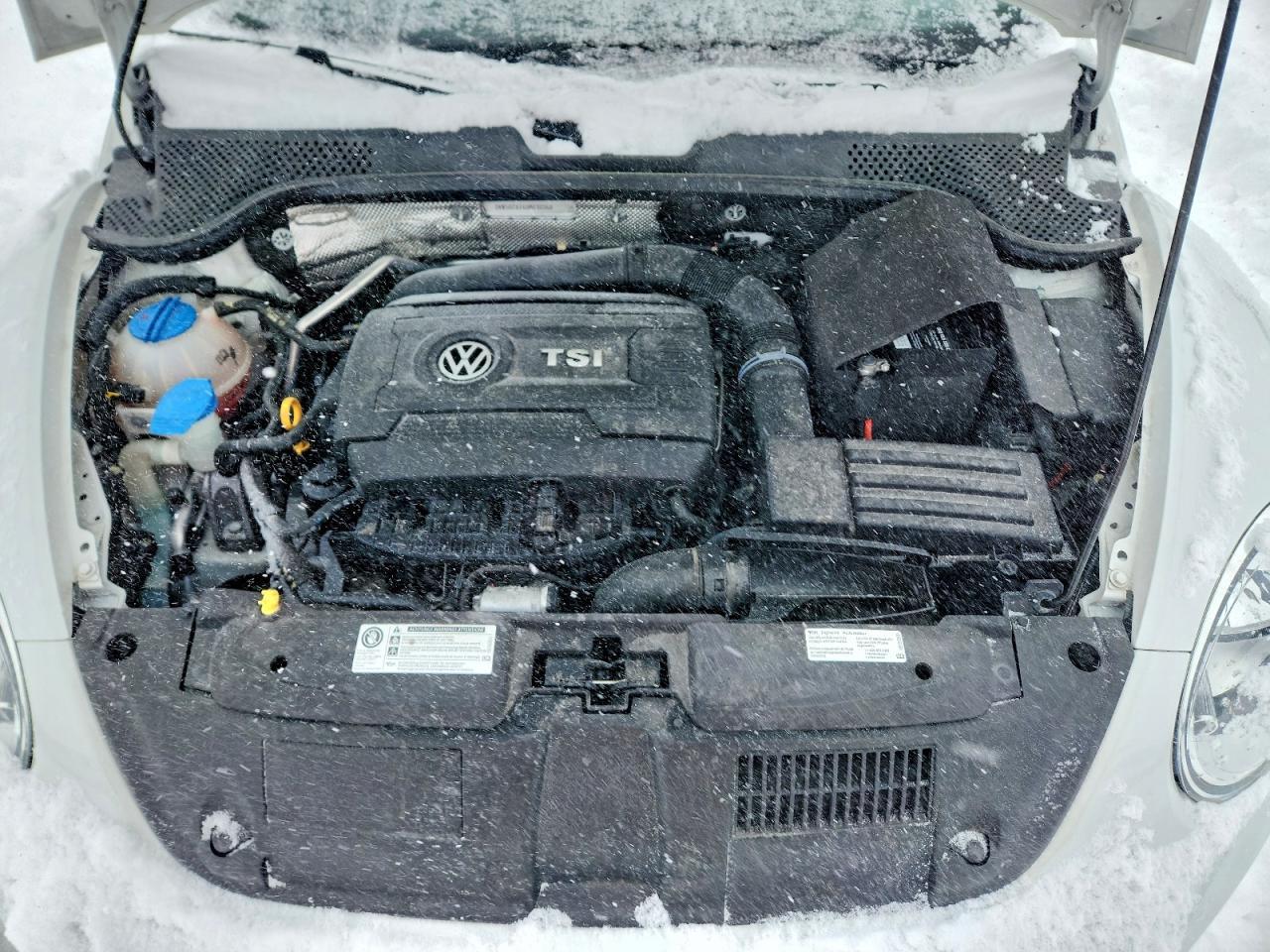 2016 VOLKSWAGEN Beetle