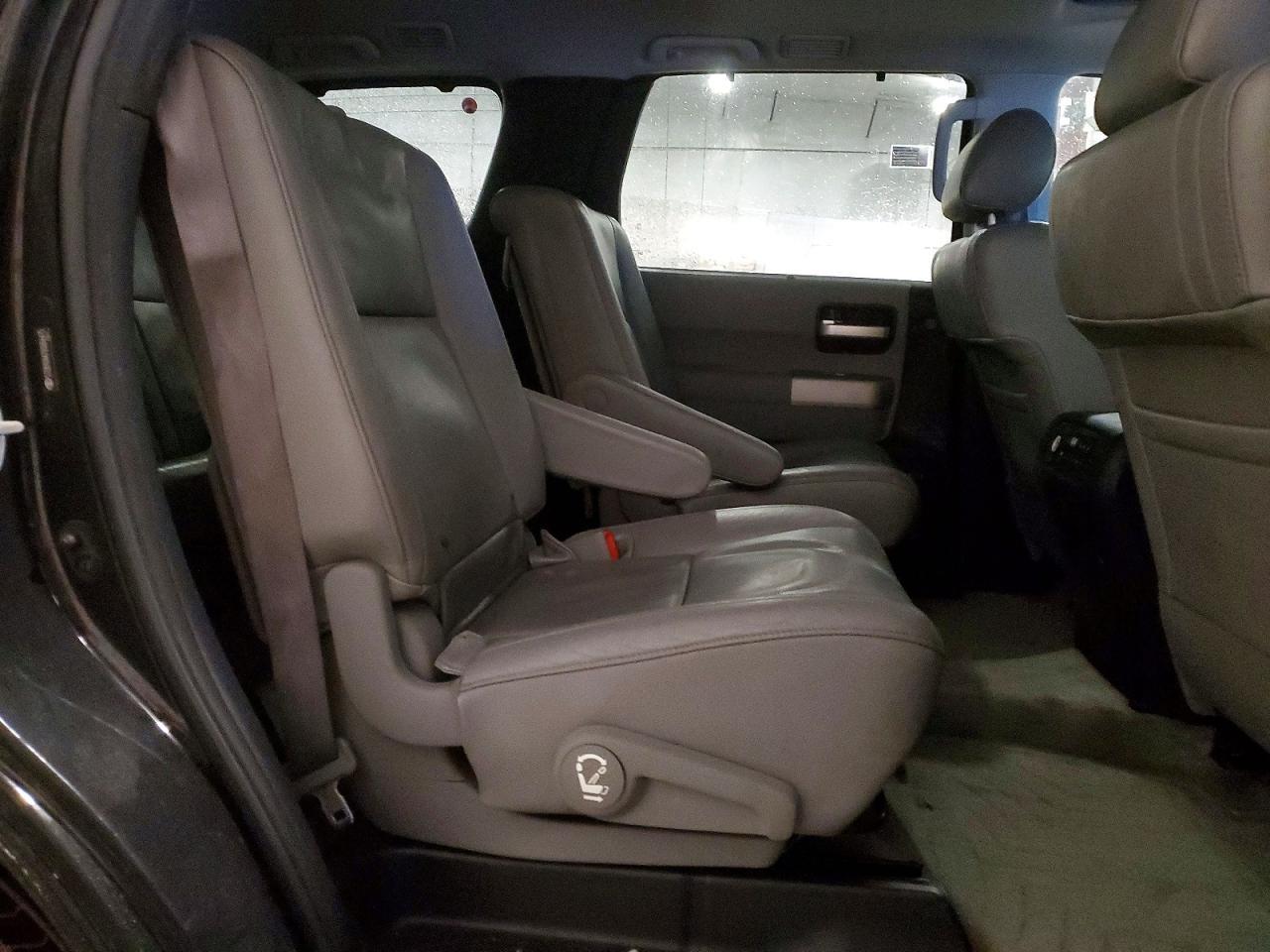 2008 TOYOTA Sequoia