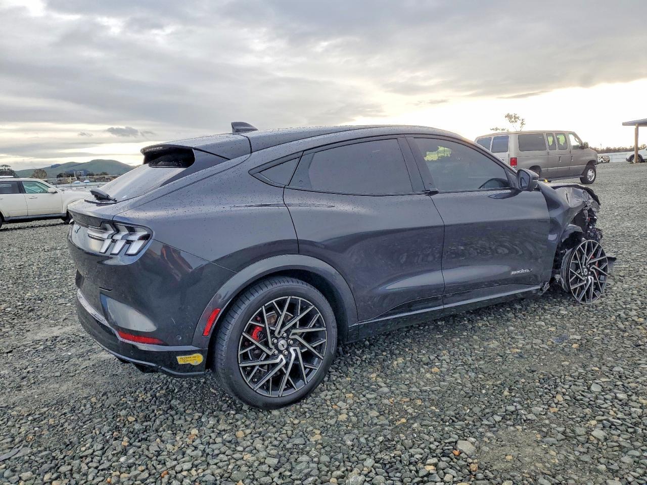 2021 FORD Mustang Mach-E