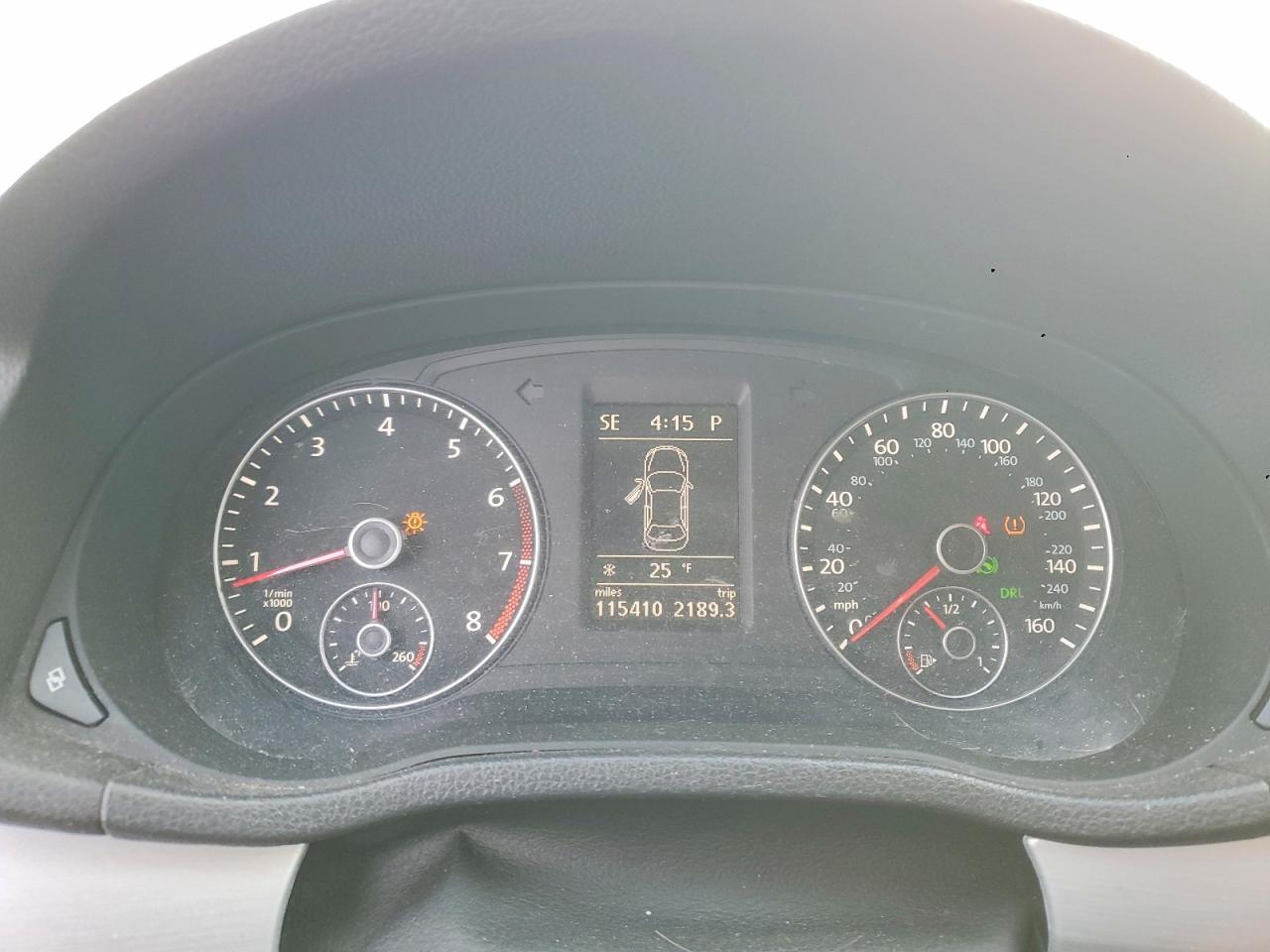 2012 VOLKSWAGEN Passat