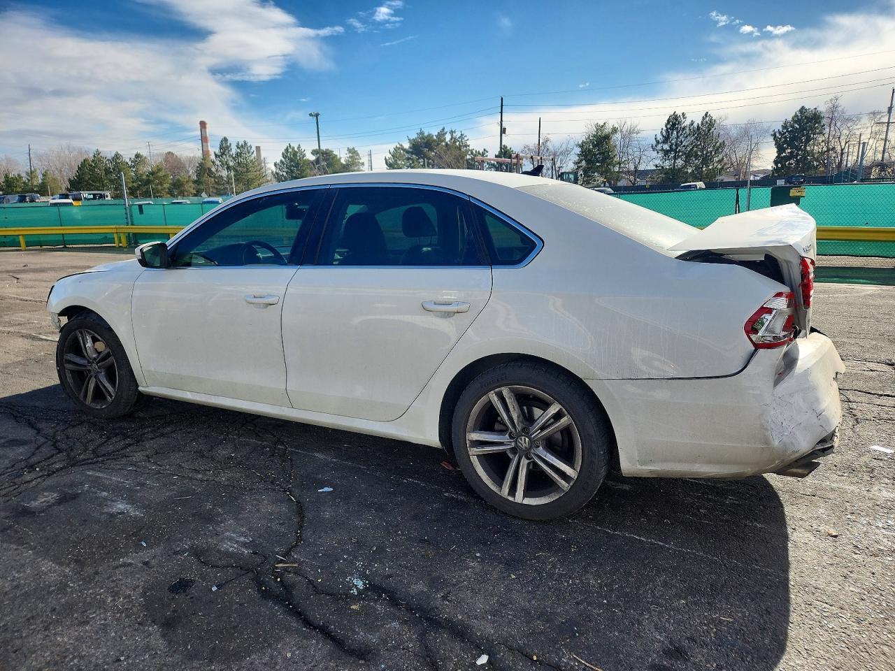 2014 VOLKSWAGEN Passat
