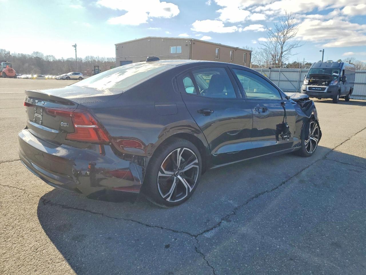 2024 VOLVO S60