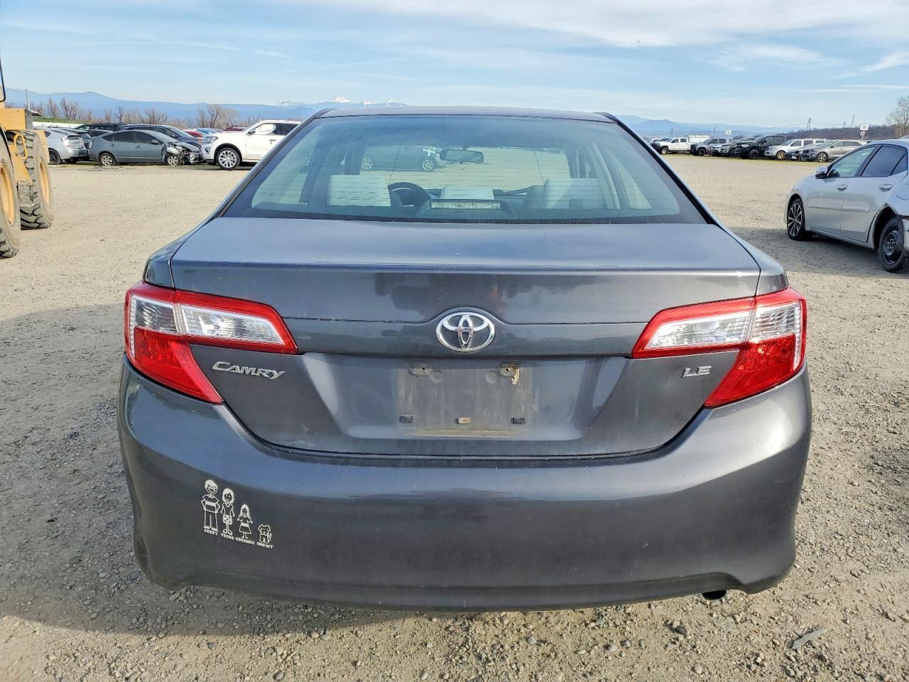 2013 TOYOTA CAMRY