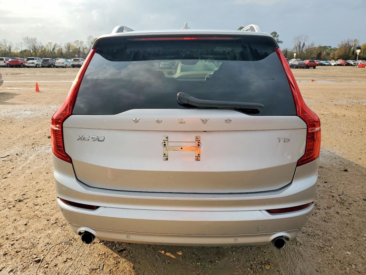 2019 VOLVO XC90