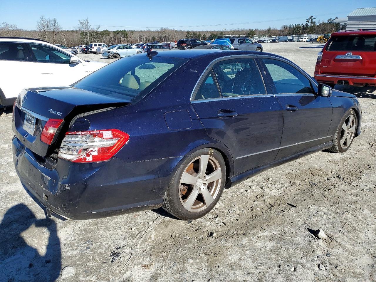 2011 MERCEDES-BENZ E-Class