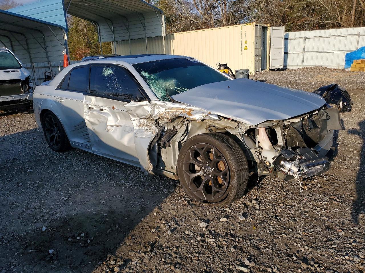 2019 CHRYSLER 300