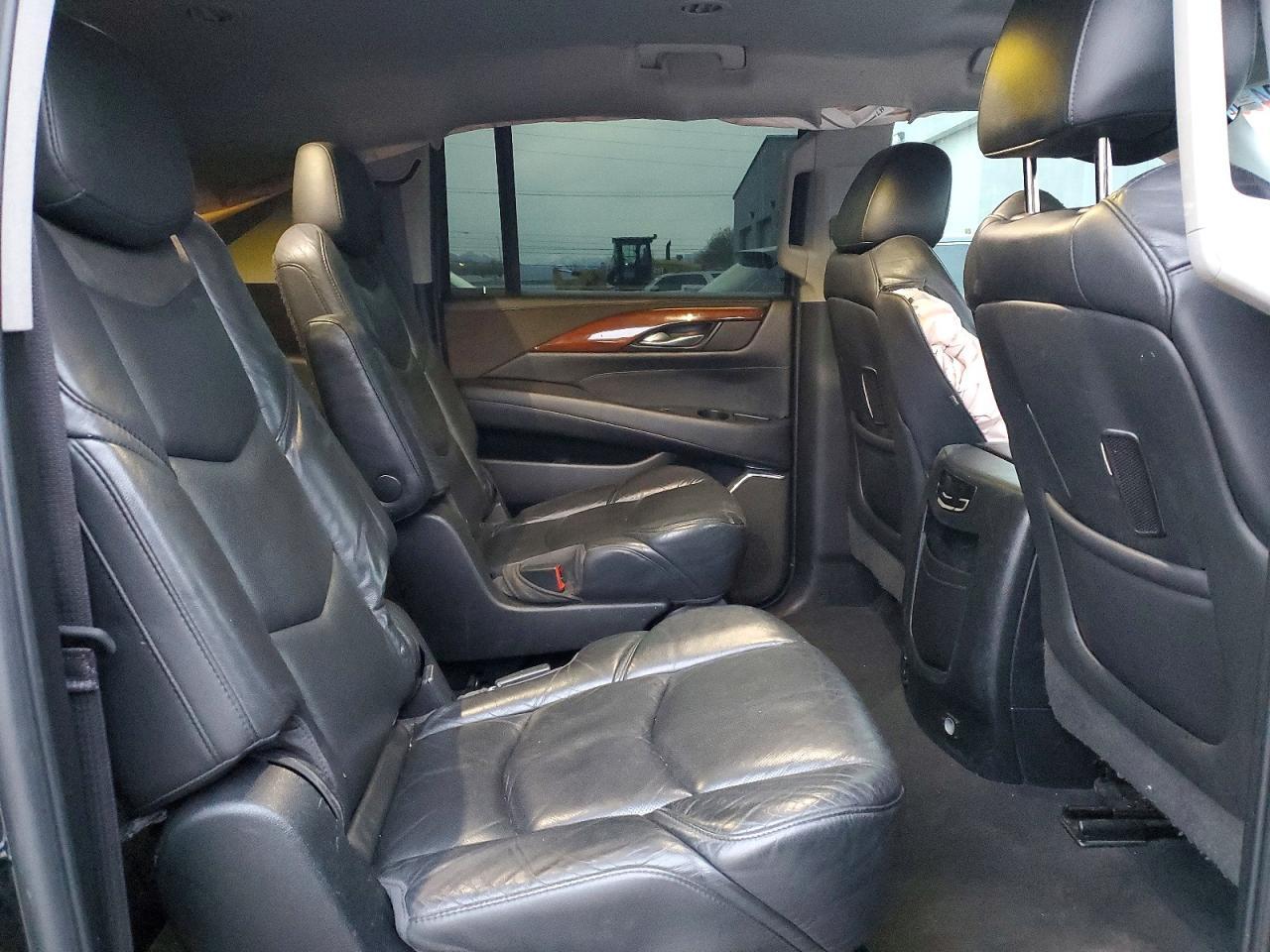 2017 CADILLAC Escalade ESV