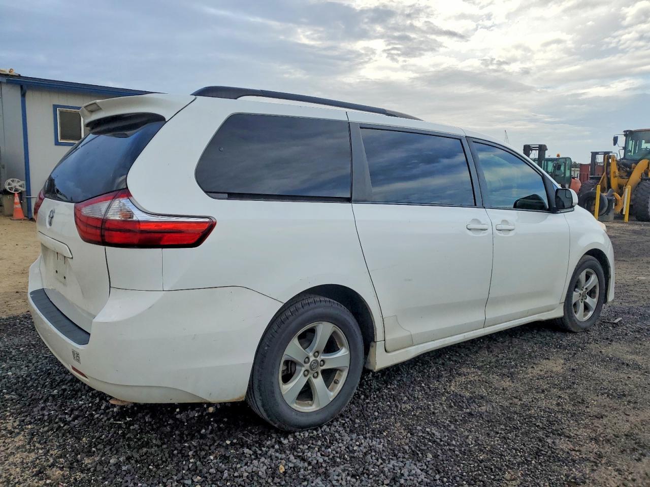 2019 TOYOTA SIENNA