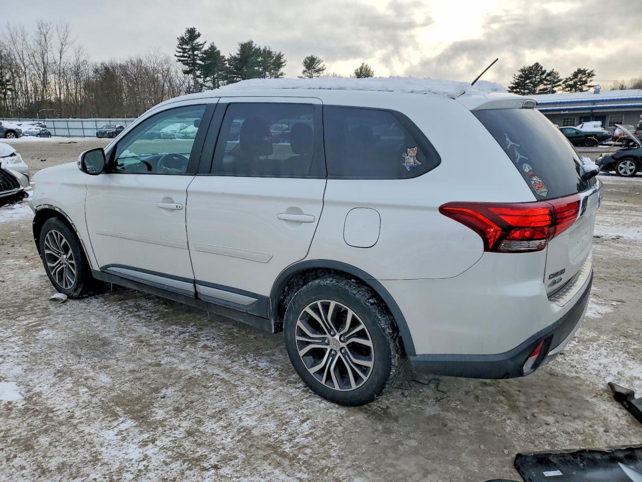 2016 MITSUBISHI outlander