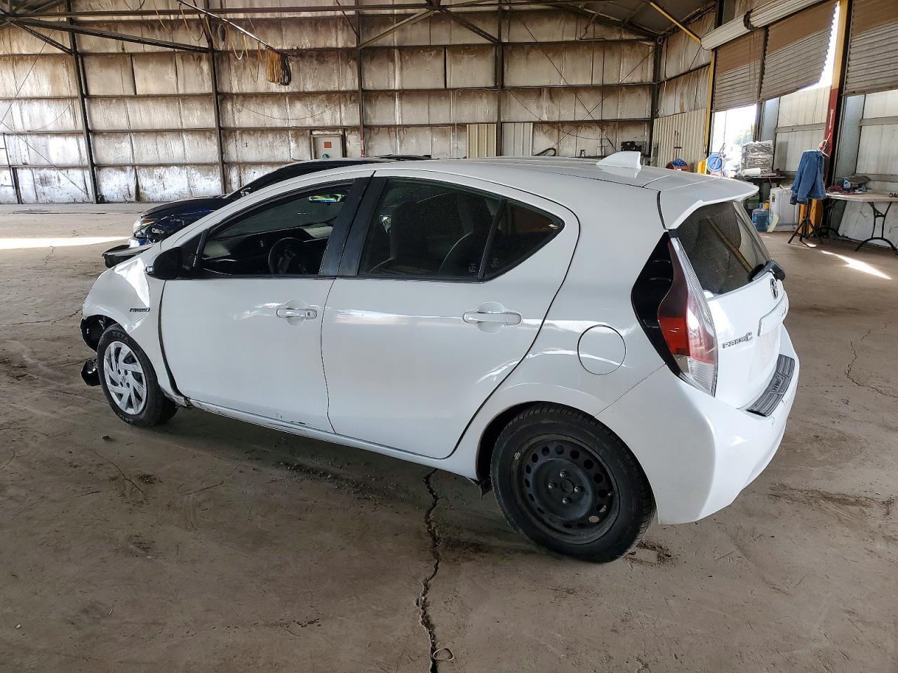 2016 TOYOTA Prius c