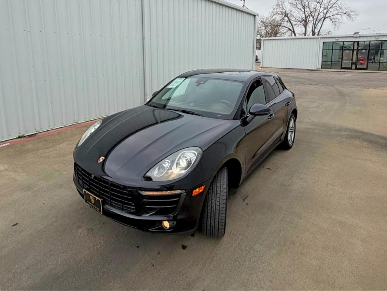 2017 PORSCHE Macan