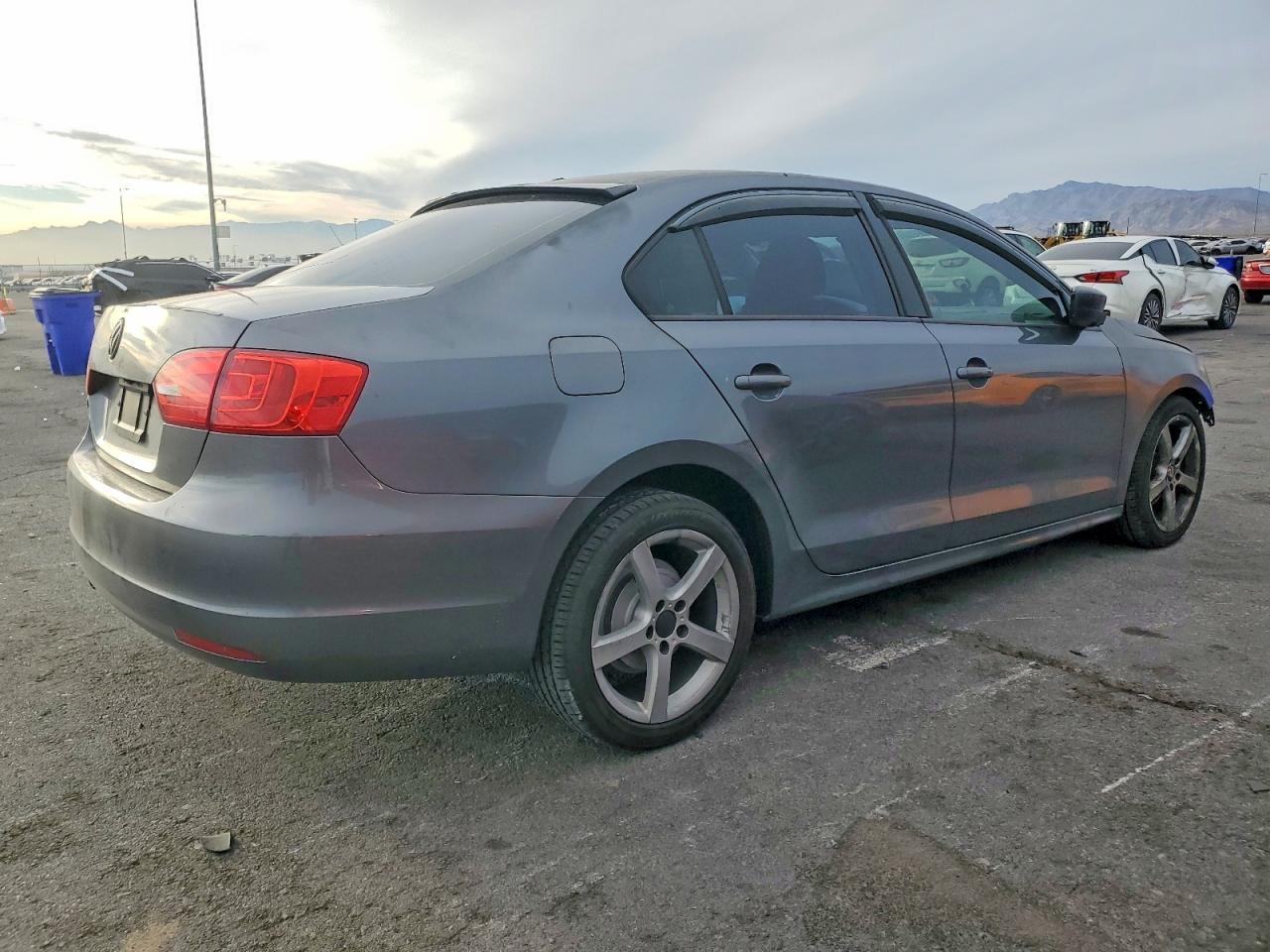 2012 VOLKSWAGEN JETTA