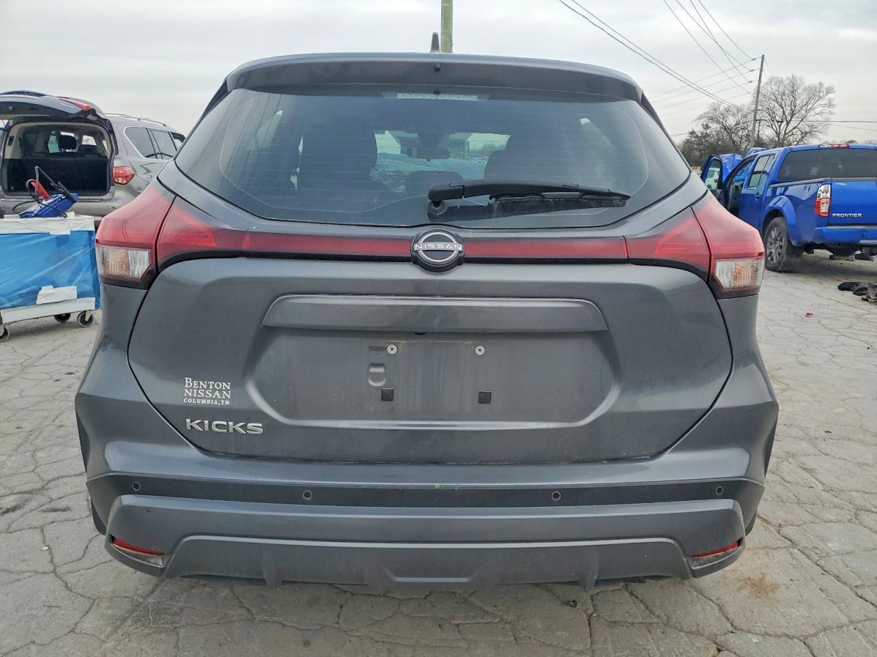 2024 NISSAN KICKS