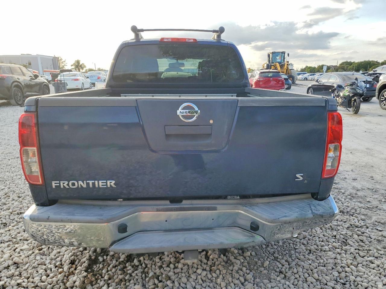 2011 NISSAN Frontier