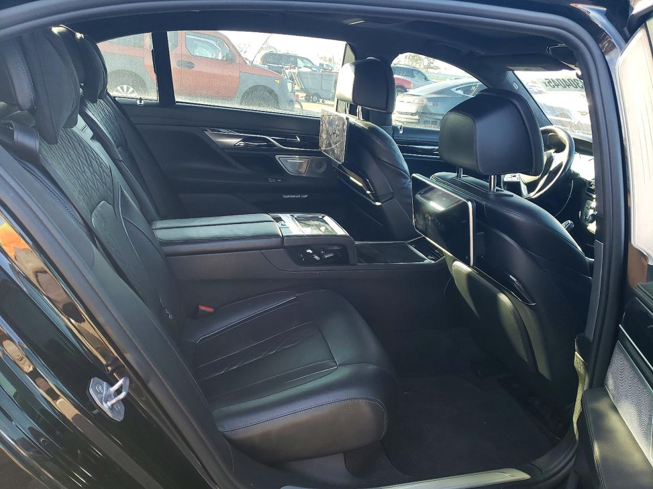2016 BMW 7 series
