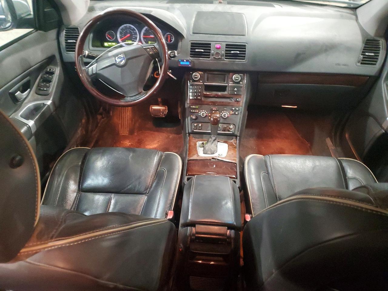 2010 VOLVO XC90