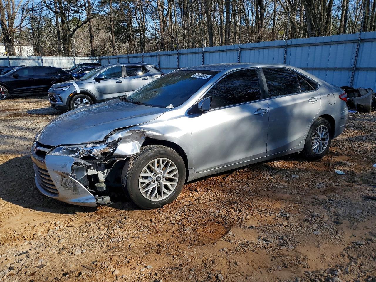 2016 TOYOTA CAMRY