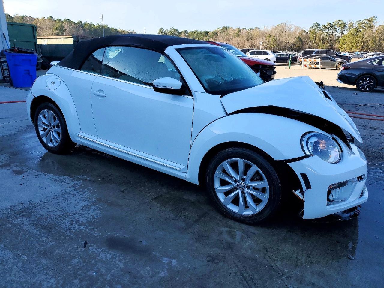 2017 VOLKSWAGEN Beetle