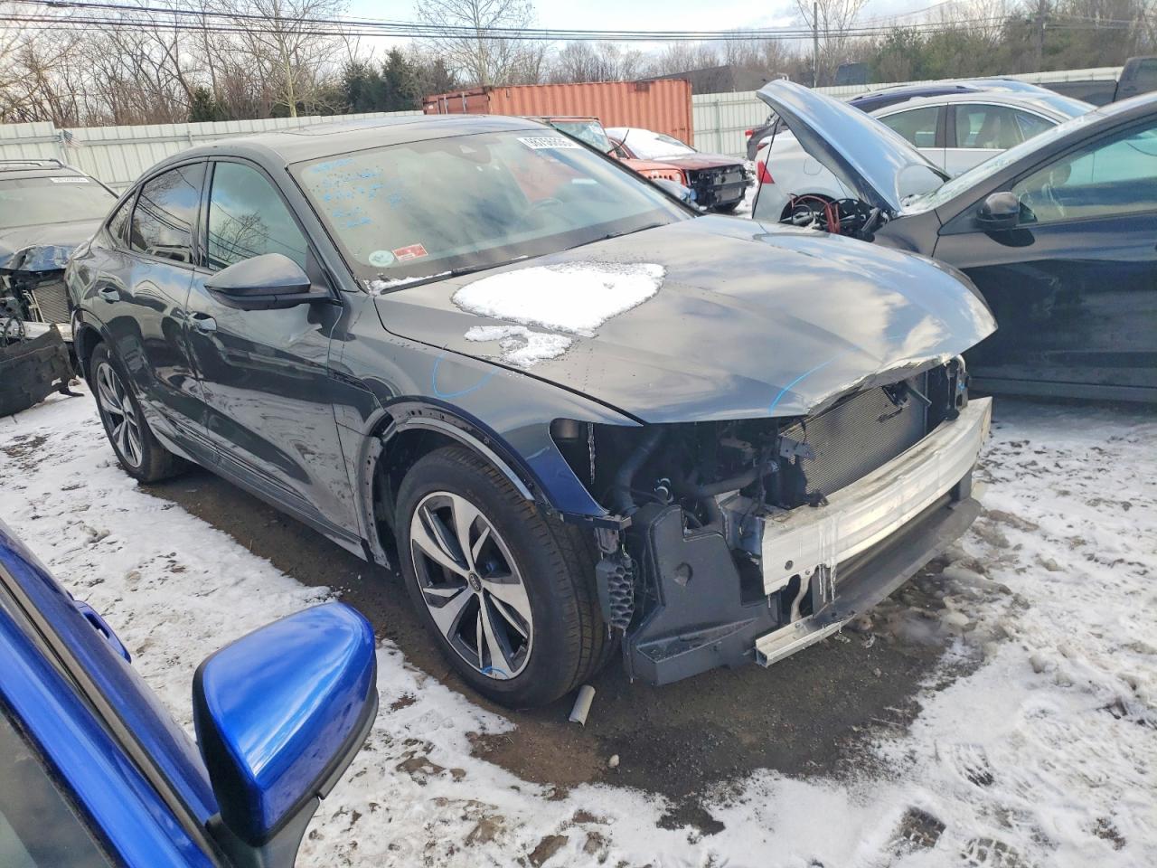 2024 AUDI Q8