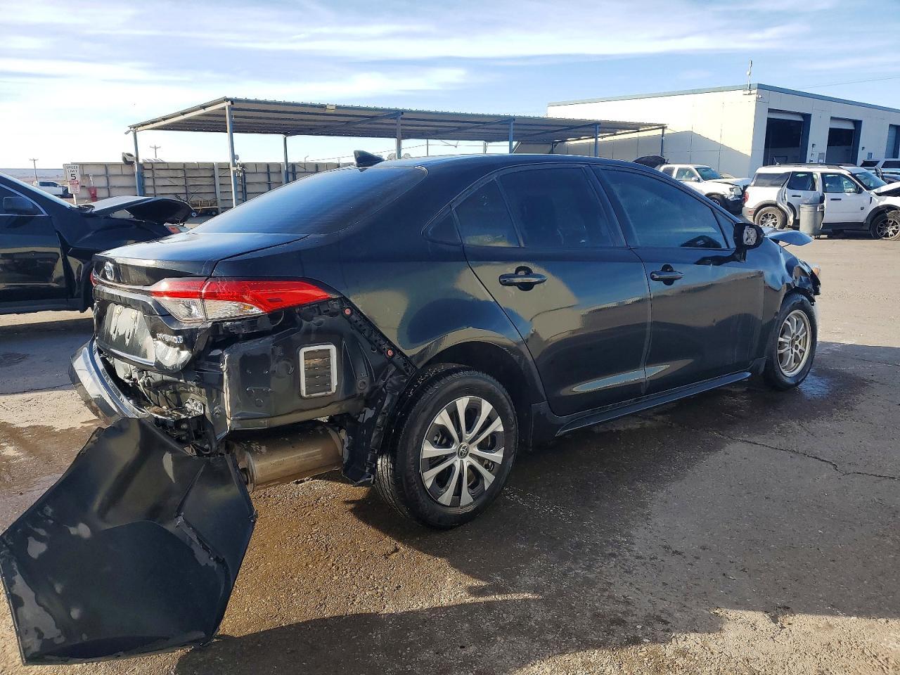 2022 TOYOTA COROLLA