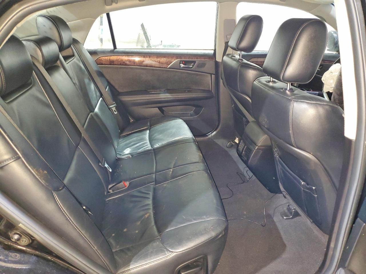 2011 TOYOTA Avalon