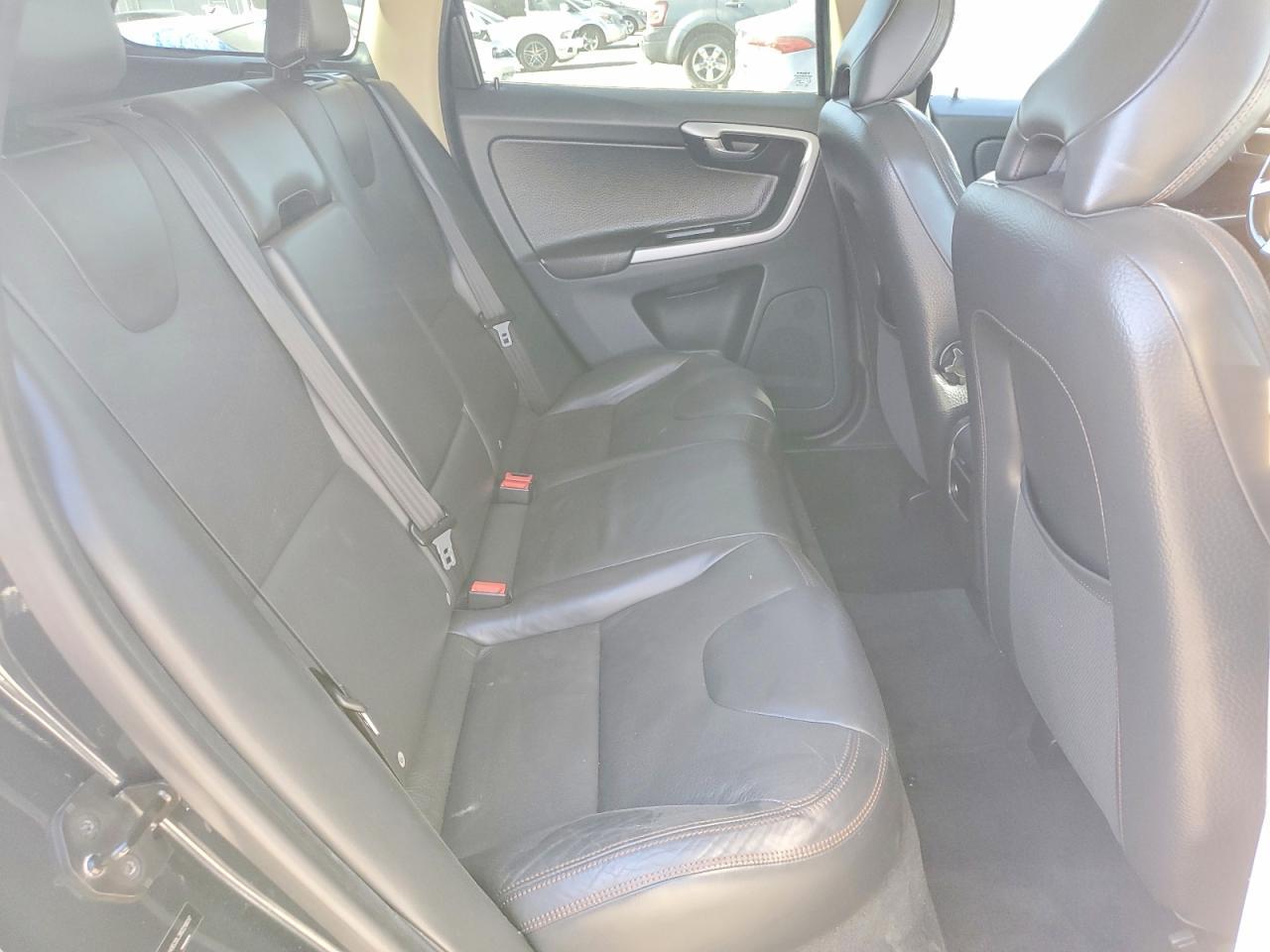 2011 VOLVO XC60