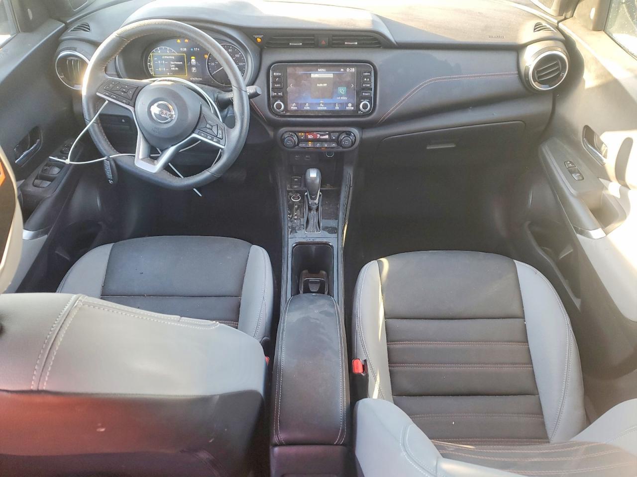 2021 NISSAN KICKS