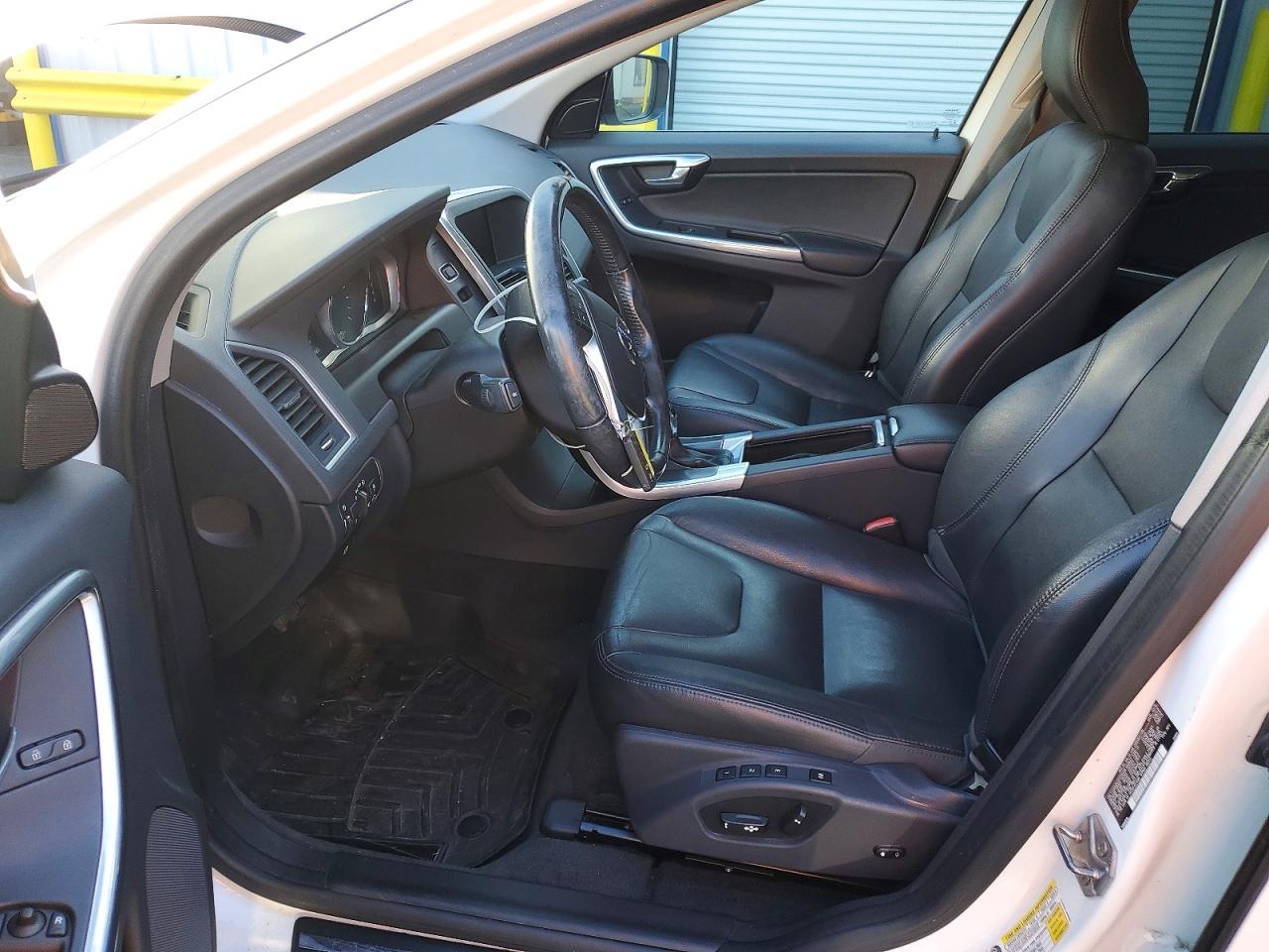 2015 VOLVO XC60